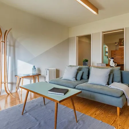 Charming Duplex With Castle View By Lovelystay *