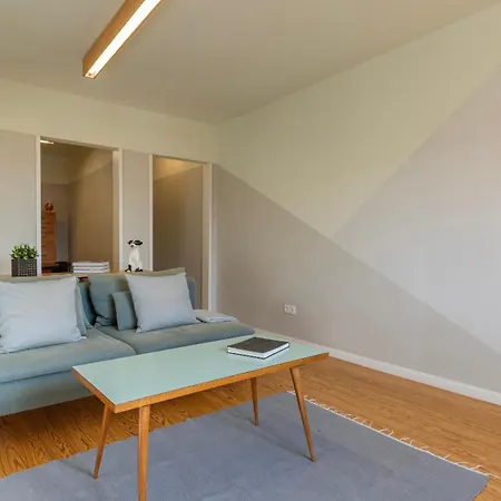 Lejlighed Vintage With Castle View By Lovelystay