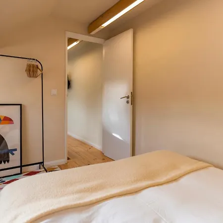 Vintage With Castle View By Lovelystay Lejlighed