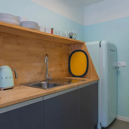 Lejlighed Vintage With Castle View By Lovelystay